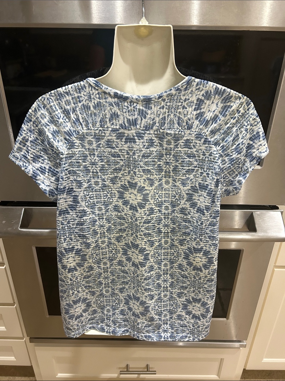 Aventura Blue and White Short-Sleeve Patterned Top - Picture 3 of 15